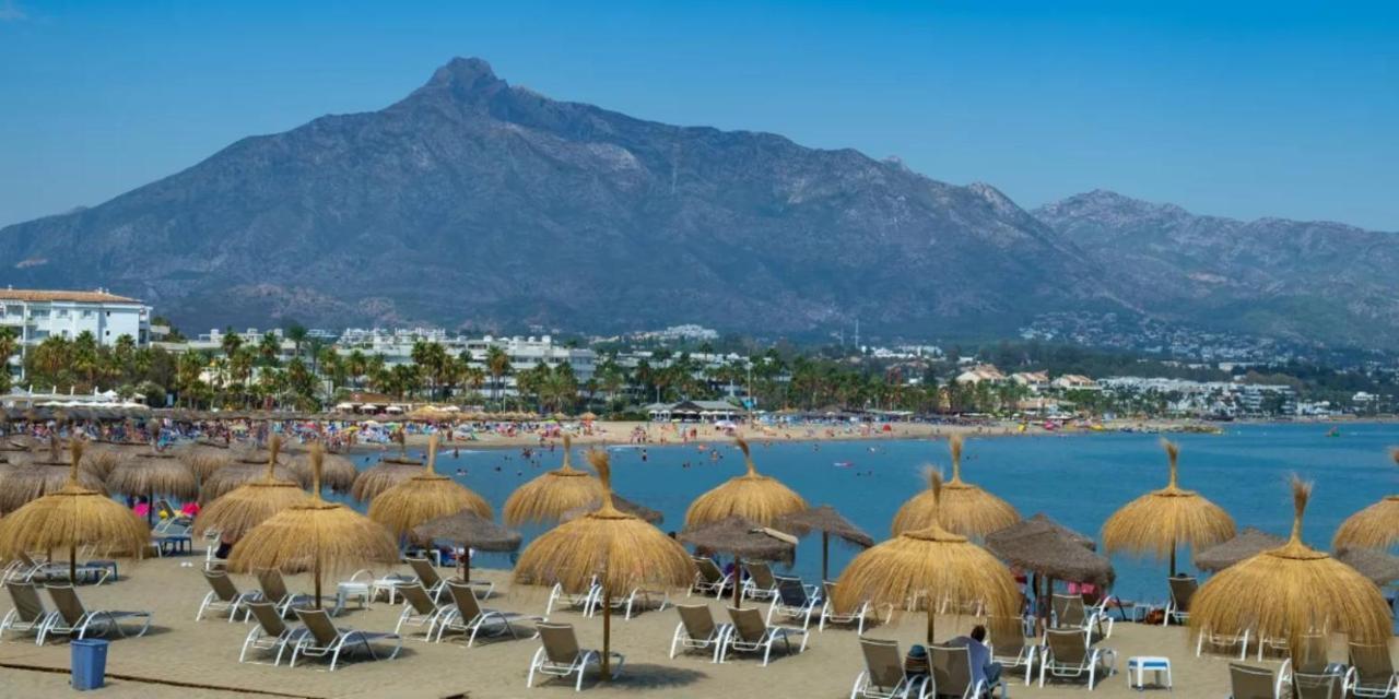 Holidays Banus *